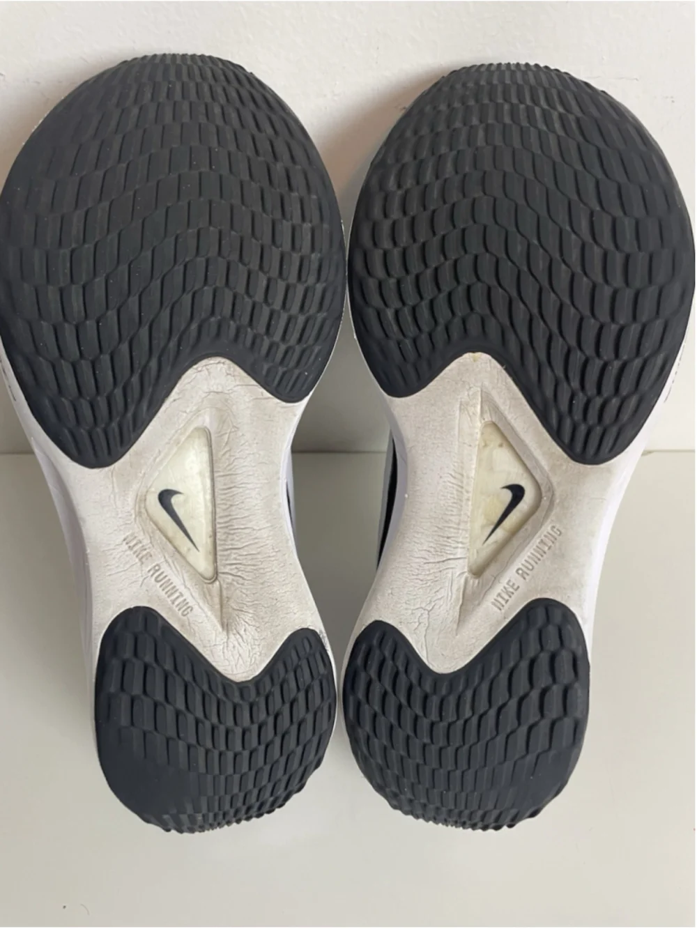 Nike Trainers Womens Size 9 ZoomX Fly 5 Black White Road Running Gym Shoes